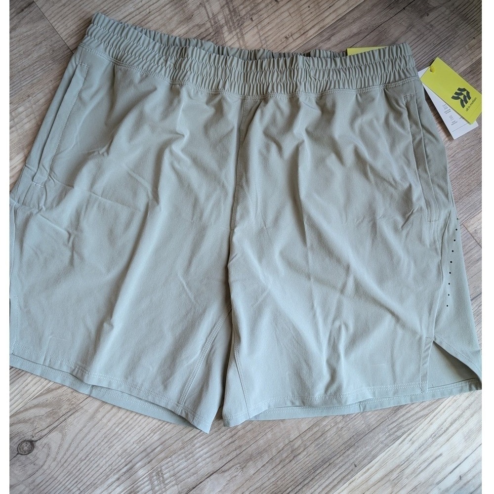 All in Motion 7" Run Shorts Mens L Camo Gray/Green NWT Moisture Wicking Zip Pkts